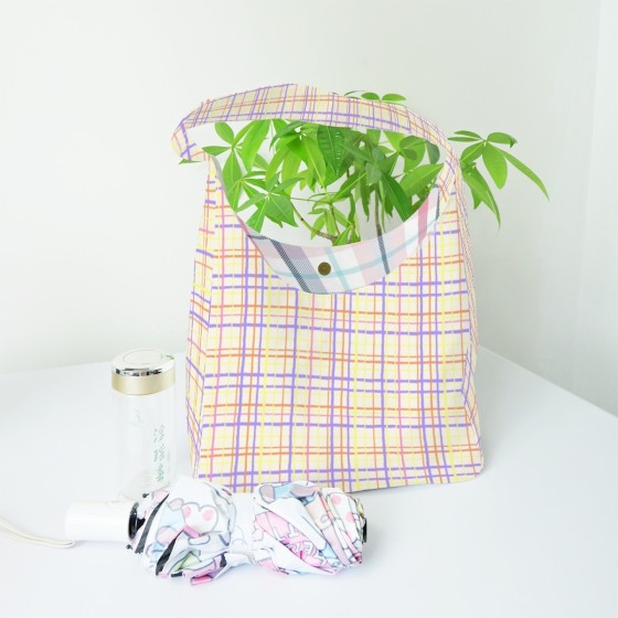 Customizable, versatile down-filled shoulder bag or crossbody bag with large capacity